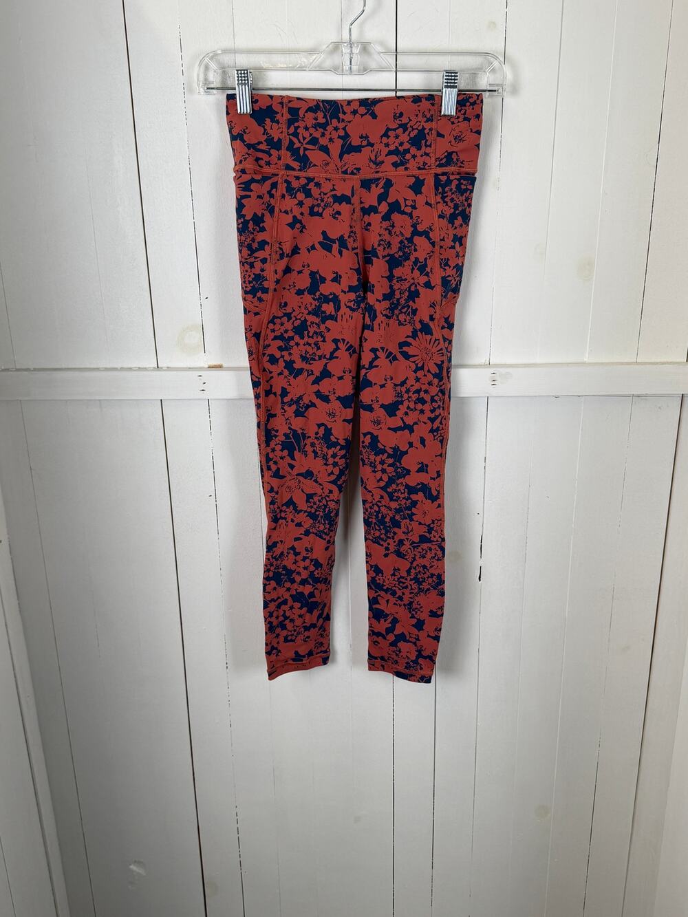 Lululemon Orange Blue Capri Leggings Size 4 Nylon